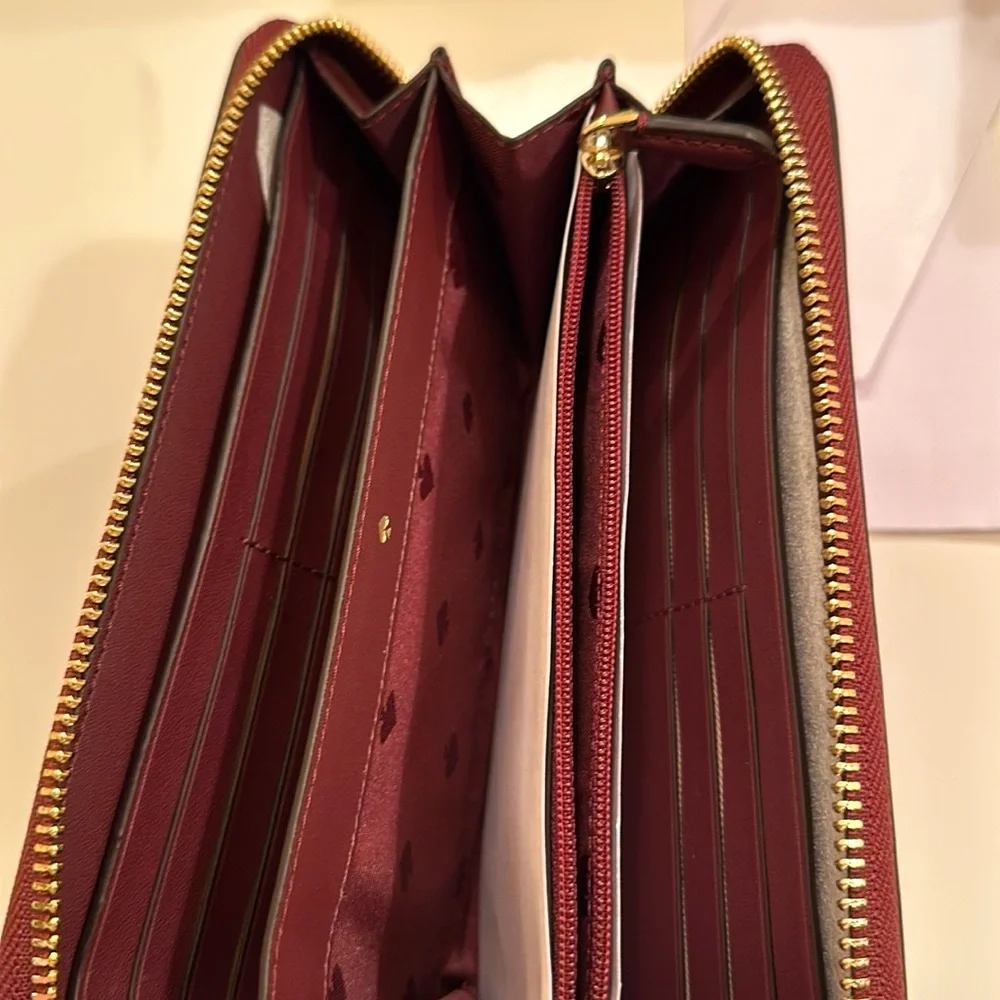 New KATE SPADE Leather Wallet. Gold Zipper And Engraved Logo. Burgundy.